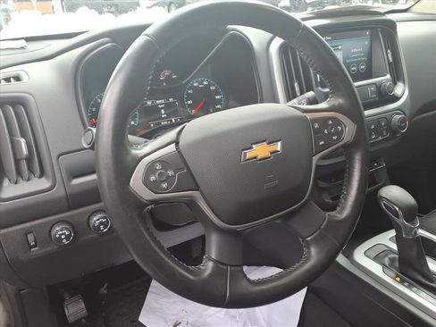 Used 2022 Chevrolet Colorado LT w/ LT Convenience Package image 10