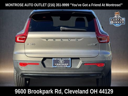 Used 2022 Volvo XC40 T5 R-Design w/ Climate Package image 6