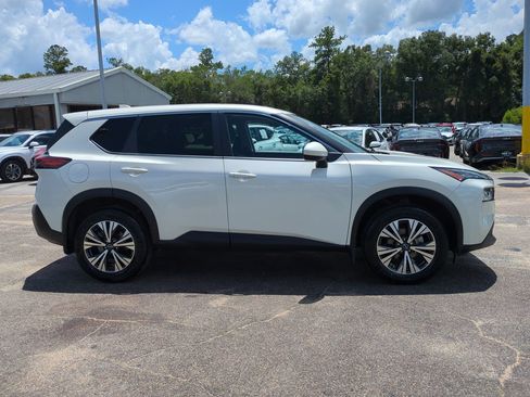 Used 2023 Nissan Rogue SV FWD image 4