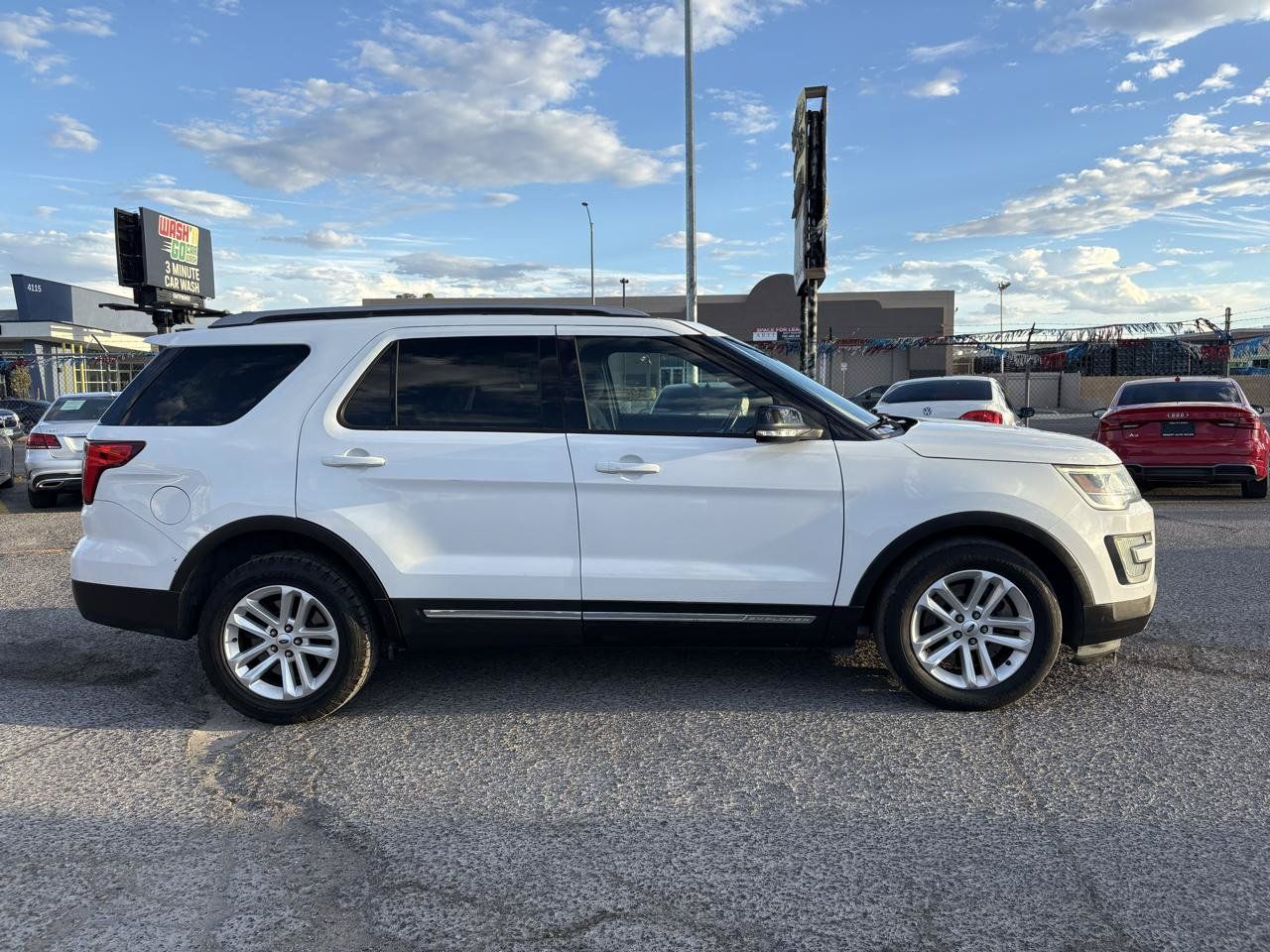 Used 2016 Ford Explorer XLT w/ Equipment Group 201A FWD image 5