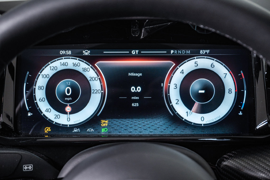 Used 2026 Aston Martin Vanquish Convertible RWD image 29