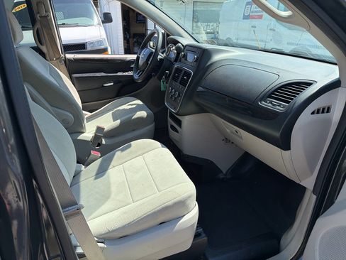 Used 2012 Dodge Grand Caravan SE FWD image 14