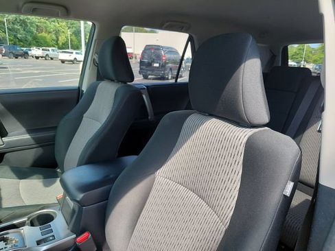 Used 2020 Toyota 4Runner SR5 AWD/4WD image 6