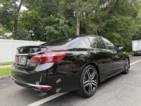Used 2017 Honda Accord Sport Special Edition image 5