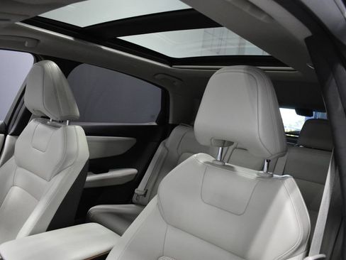 Certified 2023 Nissan Ariya AWD image 17