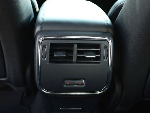 Used 2019 Lincoln Continental Select w/ Continental Climate Package image 29