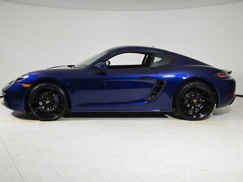 Used 2024 Porsche 718 Cayman image 2