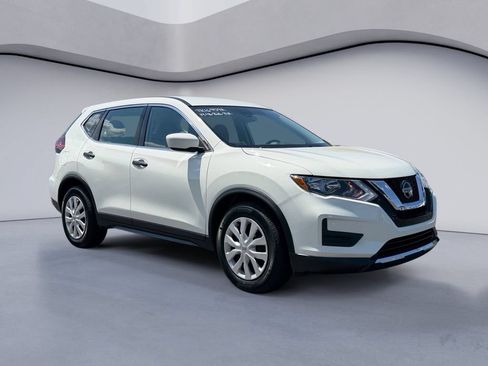 Used 2019 Nissan Rogue S FWD image 7