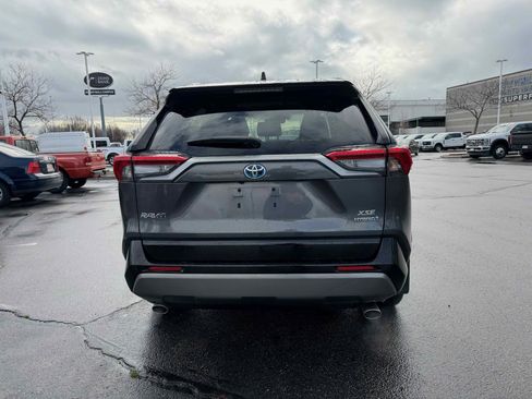 Used 2020 Toyota RAV4 XSE image 6