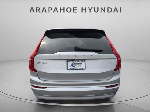 Used 2022 Volvo XC90 T5 Momentum image 4
