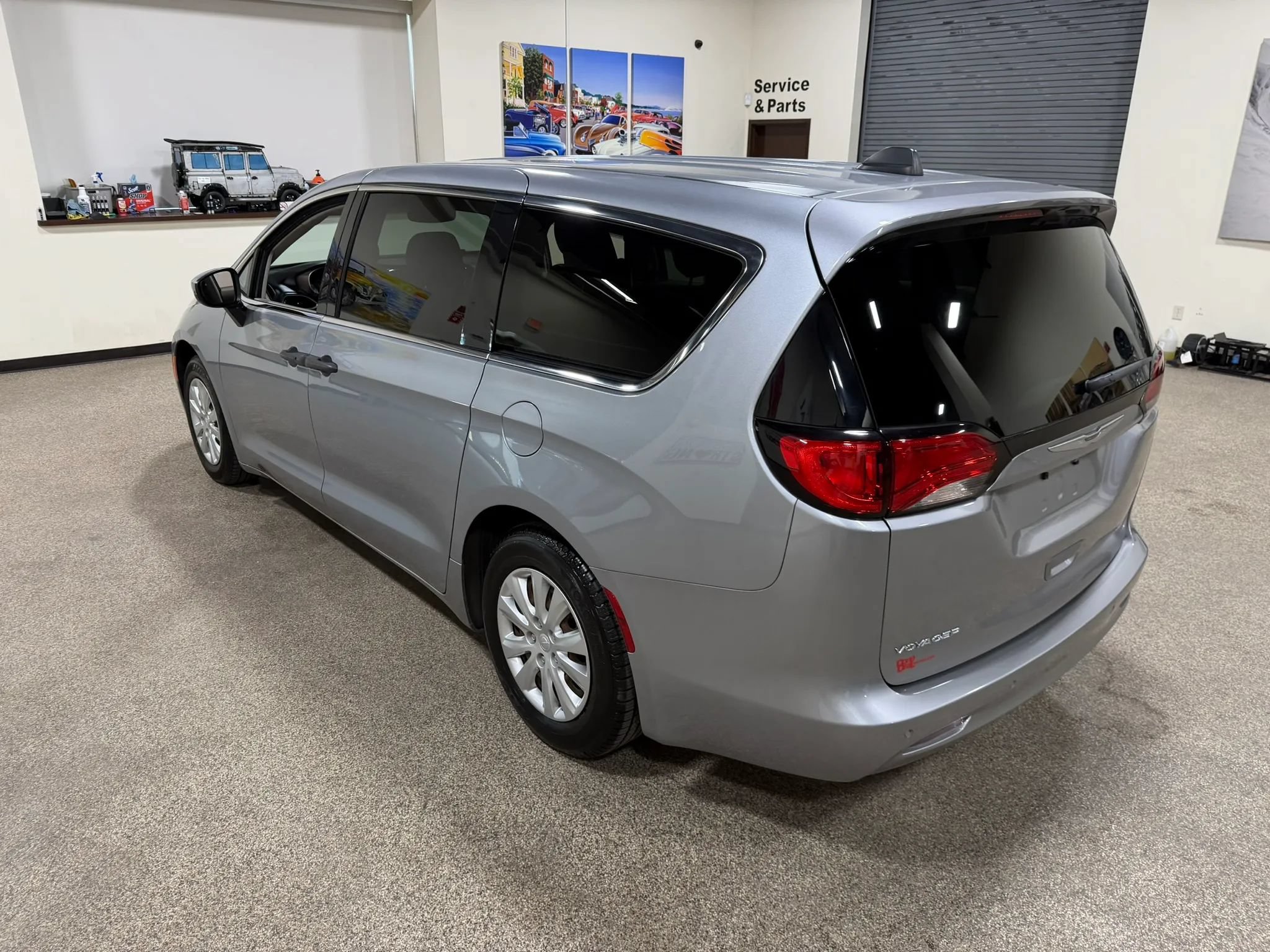 Used 2021 Chrysler Voyager L FWD image 19