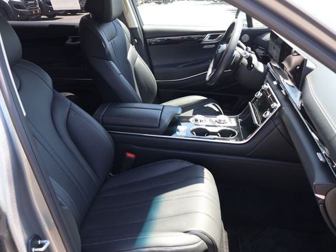 Used 2025 Genesis GV80 2.5T Standard AWD/4WD image 18