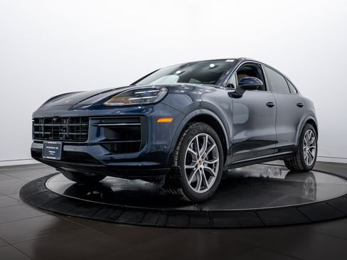 Certified 2025 Porsche Cayenne image 1
