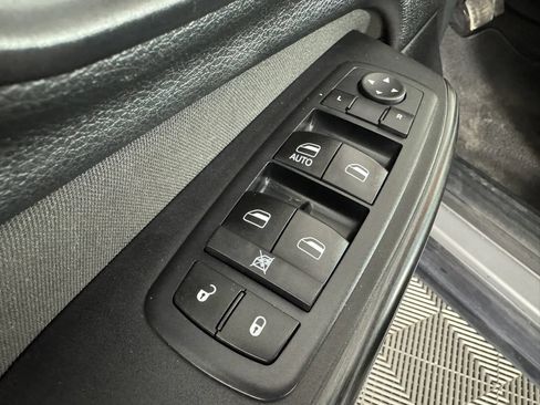 Used 2017 Jeep Cherokee Sport AWD/4WD image 33