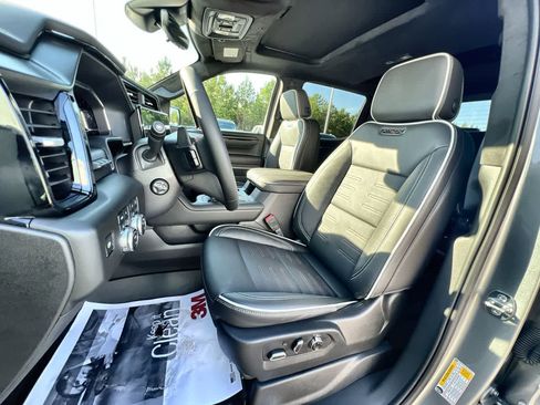 Used 2025 GMC Sierra 1500 AT4X image 20