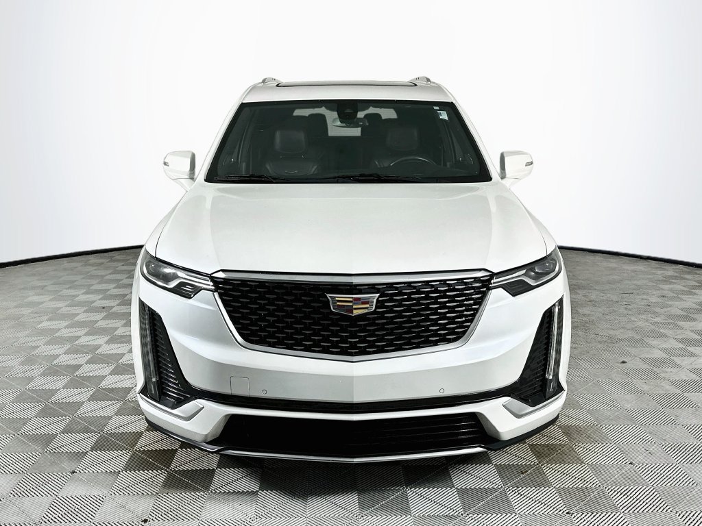 Used 2022 Cadillac XT6 Premium Luxury FWD image 2