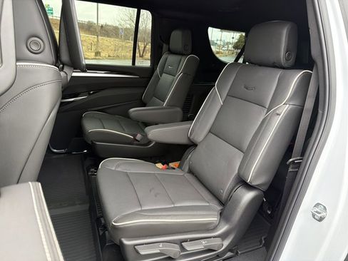 New 2026 Cadillac Escalade ESV Luxury image 28