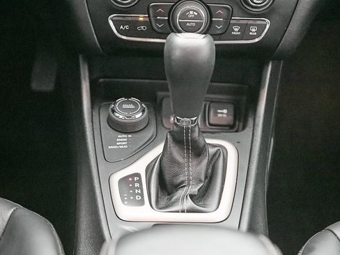 Used 2015 Jeep Cherokee Limited AWD/4WD image 29