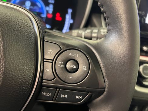 Used 2024 Toyota Corolla Cross XSE image 28