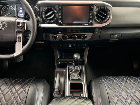 Used 2022 Toyota Tacoma SR5 image 13