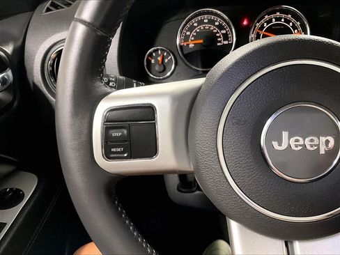 Used 2017 Jeep Compass Latitude AWD/4WD image 21