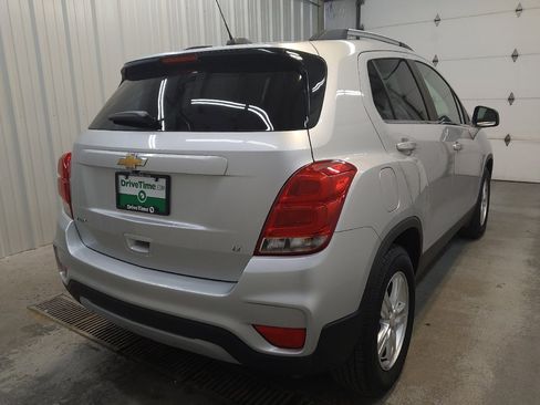 Used 2018 Chevrolet Trax LT w/ LT Convenience Package FWD image 9