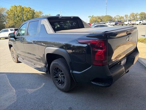 Used 2024 Chevrolet Silverado EV W/T AWD/4WD image 5
