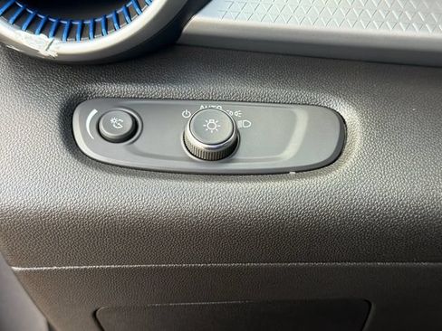 Used 2025 Chevrolet Trax LS FWD image 26
