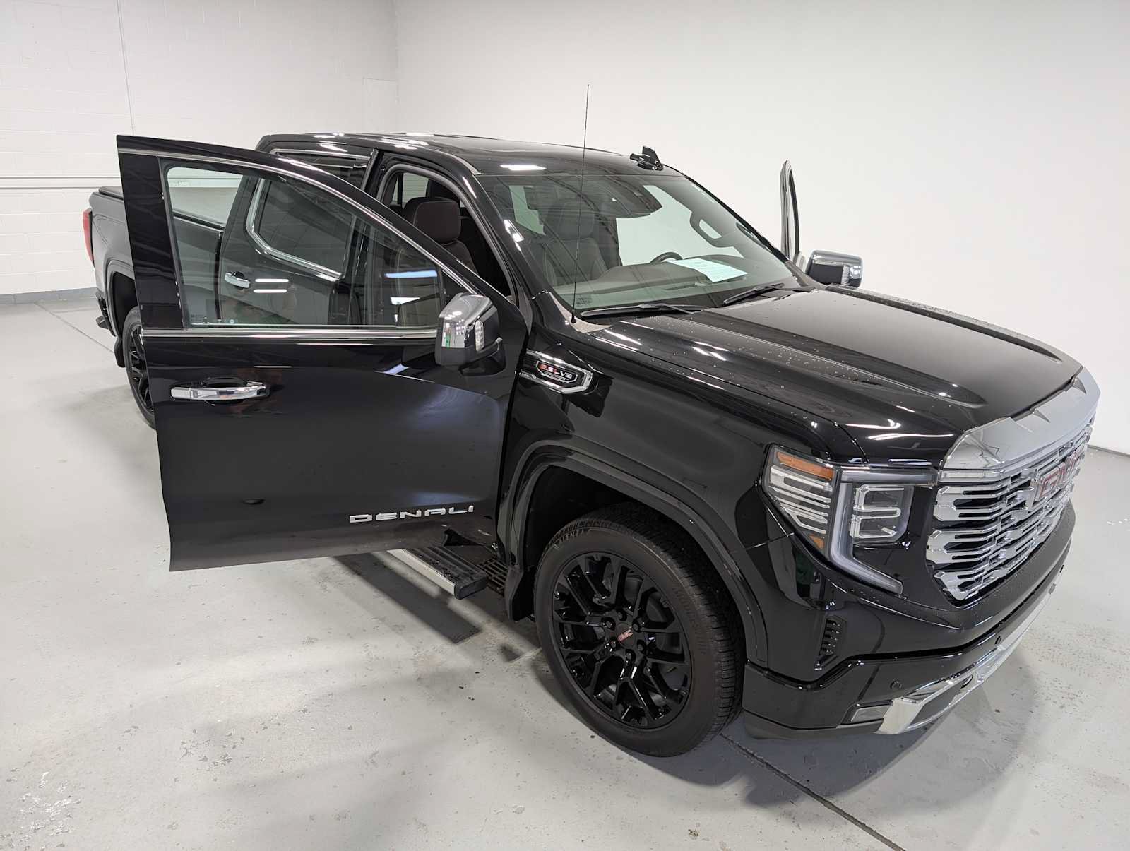 Certified 2023 GMC Sierra 1500 Denali AWD/4WD image 19