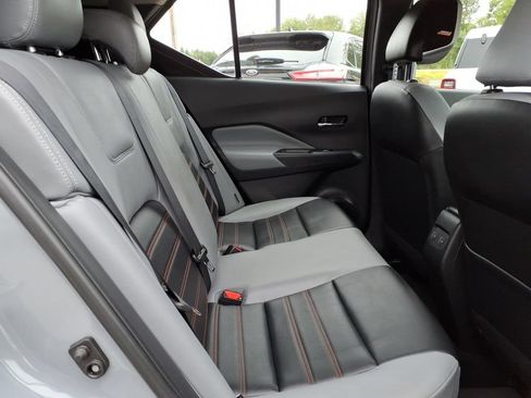 Used 2022 Nissan Kicks SR FWD image 11