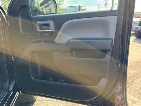 Used 2019 Chevrolet Silverado 1500 Custom w/ Custom Convenience Package AWD/4WD image 20