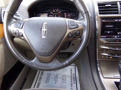 Used 2012 Lincoln MKX FWD image 34