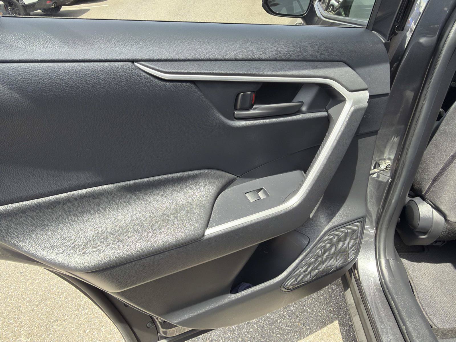 Used 2019 Toyota RAV4 LE w/ Carpet Mat Package FWD image 9