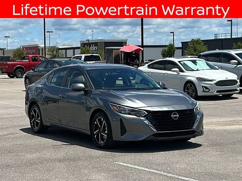 Used 2025 Nissan Sentra SV FWD image 8