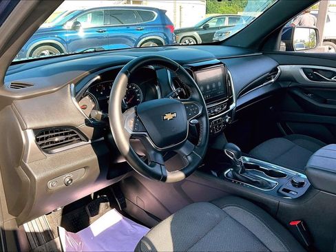 Used 2023 Chevrolet Traverse LT FWD image 18
