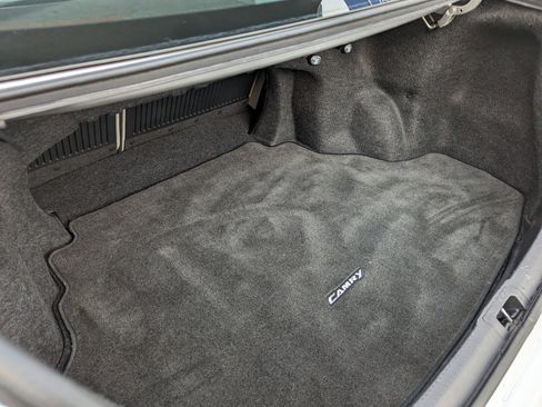 Used 2014 Toyota Camry XLE image 36