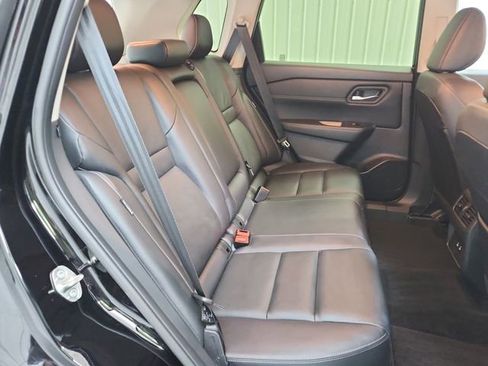 Used 2025 Nissan Rogue SL AWD/4WD image 39