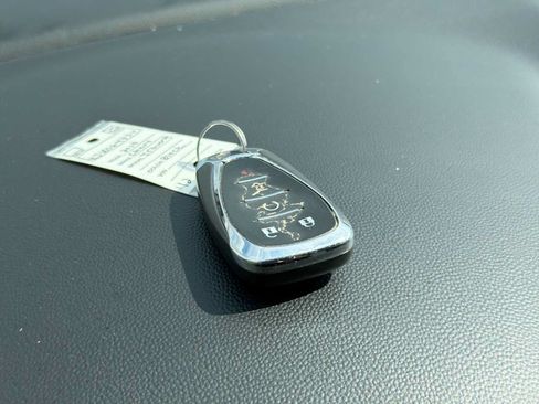 Used 2019 Chevrolet Traverse LT FWD image 28