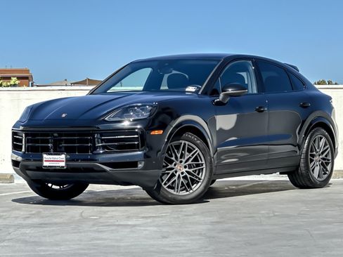 Certified 2025 Porsche Cayenne Coupe AWD/4WD image 1