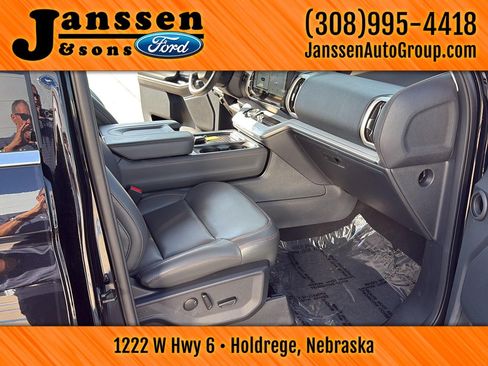Used 2025 Ford Expedition Max Active AWD/4WD image 15
