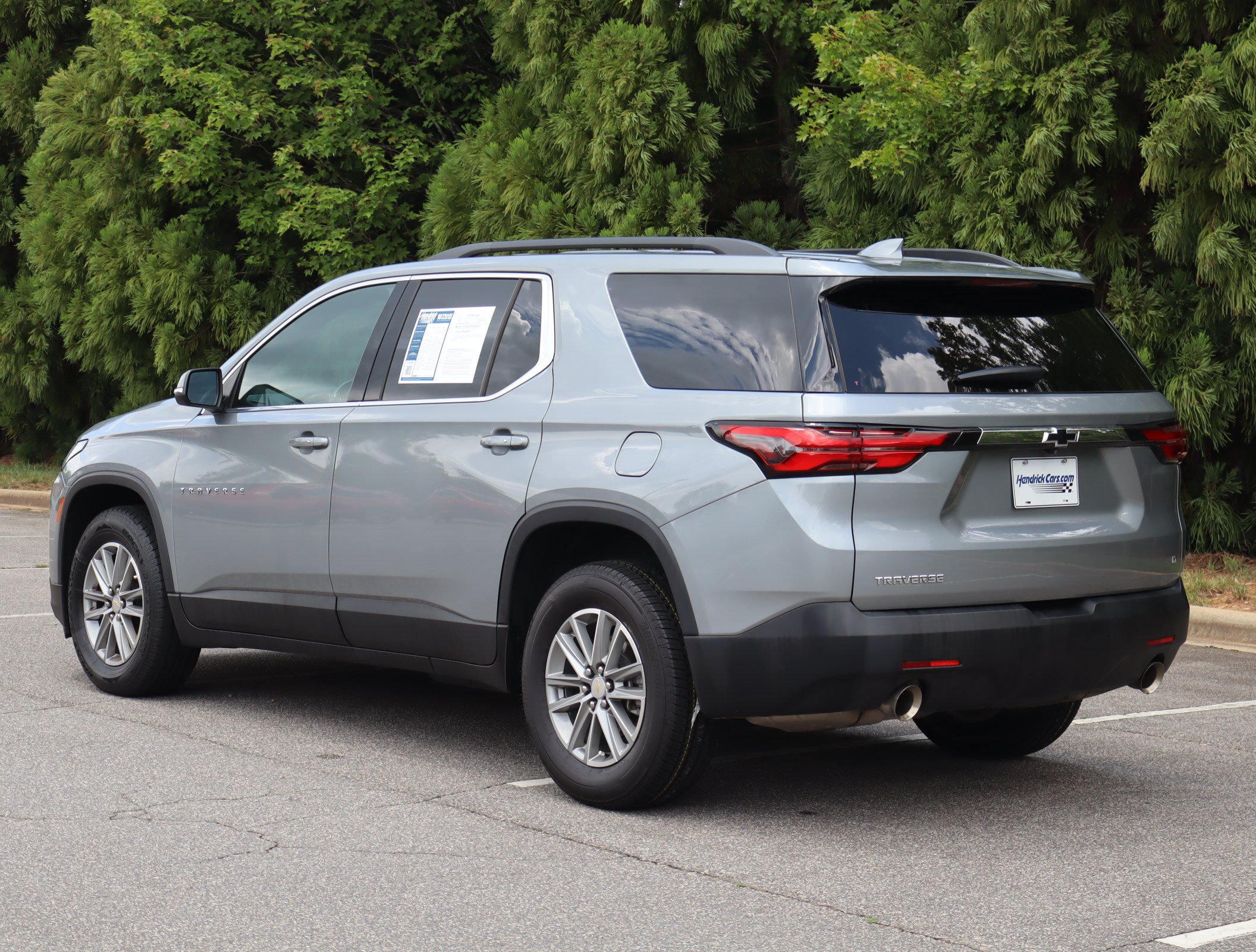 Used 2023 Chevrolet Traverse LT FWD image 7