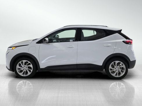 Used 2023 Chevrolet Bolt EUV LT w/ Comfort Package image 4