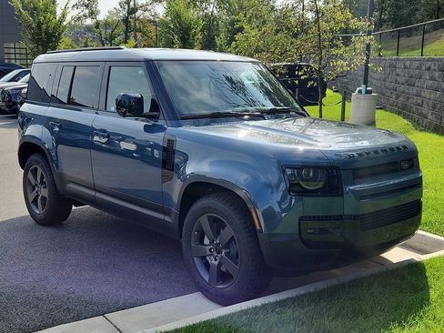 Used 2026 Land Rover Defender 110 S image 10