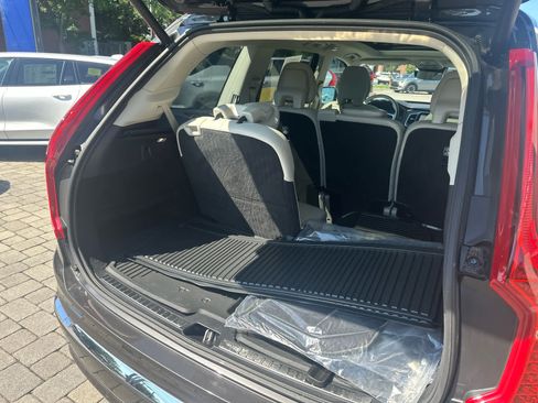 Used 2025 Volvo XC90 B5 Core w/ Climate Package AWD/4WD image 36