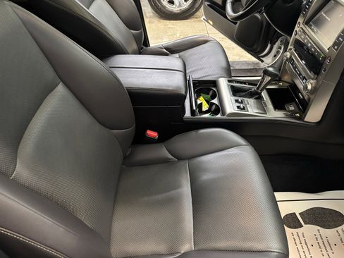 Used 2018 Lexus GX 460 image 34