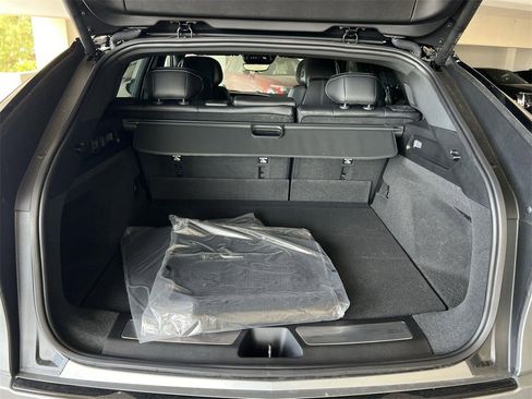 New 2026 Cadillac Lyriq V image 31