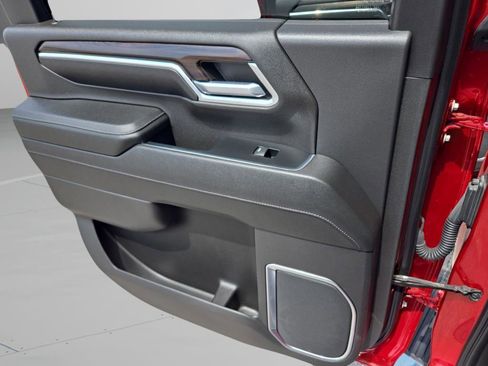 Used 2024 GMC Sierra 2500 SLT w/ SLT Premium Package image 29