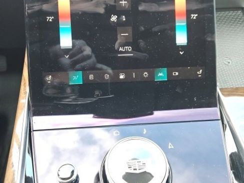 Used 2025 Cadillac Escalade Sport Platinum w/ LPO, ONYX Package image 20