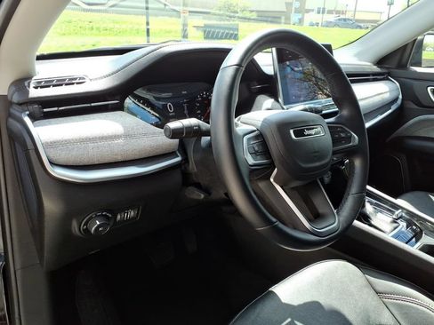 Used 2022 Jeep Compass Latitude w/ Sun and Sound Group AWD/4WD image 14