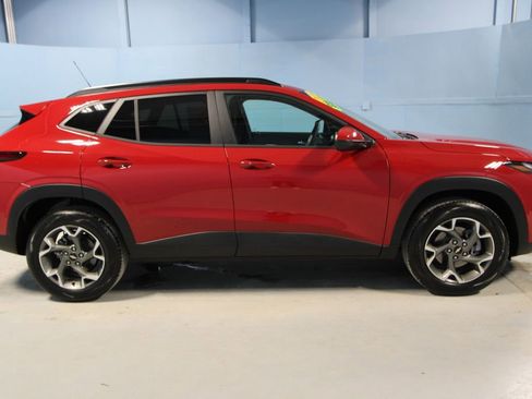 Used 2026 Chevrolet Trax LT w/ Driver Confidence Package image 30